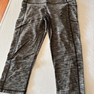 Victoria's Secret Gray Heathered Capri Leggings